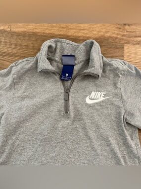 Nike Girls Medium Pullover Gray Quarter Zip Sweatshirt Embroidered Logo